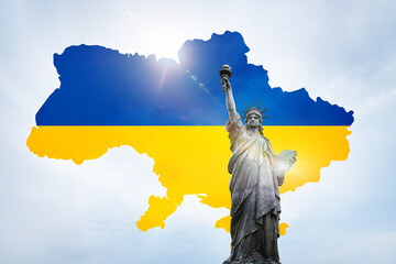 Une carte de l'ukraine et son drapeau avec un symbole de liberté