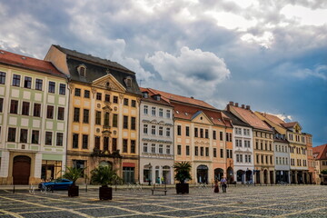 Fototapeta na wymiar zittau, deutschland - marktplatz mit historischer häuserzeile