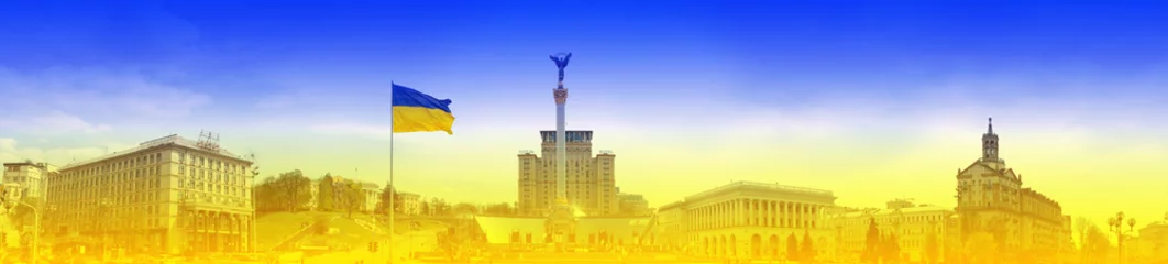 Foto op Plexiglas Banner vlag Oekraïne en panorama Kiev centrum stad. Onafhankelijkheidsplein. © A Stock Studio