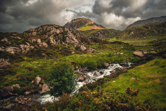 Storm clouds over Tryfan mountain, Ogwen Valley, Snowdonia, Wales, UK