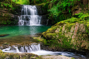 Fototapeta na wymiar Sychryd Falls Waterfall