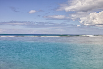 Fototapeta na wymiar Horizon Where Ocean Meets Sky in Hawaii