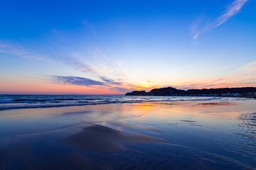 Fototapeta premium Beautiful sunset seen from the beach
