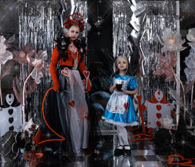 Naklejka premium alice in wonderland with the red queen
