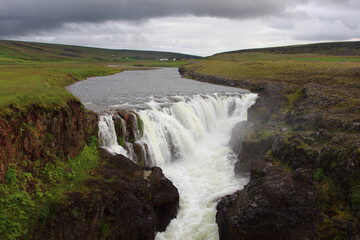 Island - Efrifoss-Wasserfall und Kolugljúfur-Schlucht/ Iceand - Efrifoss Waterfall and Kolugljúfur Gorge /