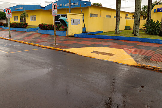 Access ramp from asphalt to sidewalk