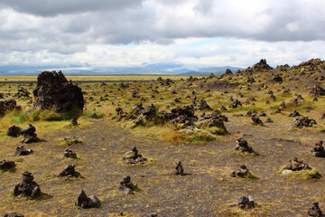 Island - Laufskálavarða - Steinmännchen / Iceland - Laufskálavarða - Cairns /