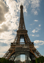 Fototapeta na wymiar Eiffel tower under construction