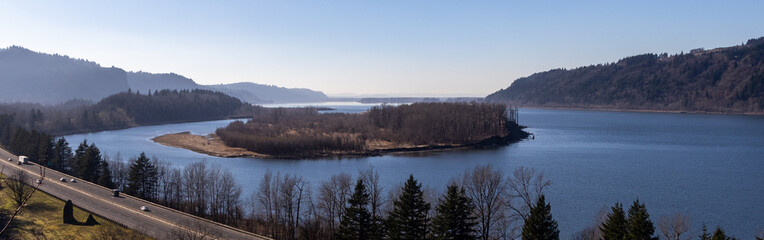 Fototapeta premium The view to the West looking down the Columbia River Gorge in Oregon.
