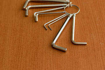 さまざまなサイズの六角レンチ