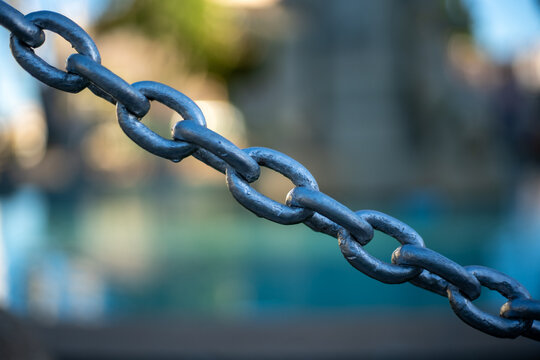 Chains that bind a city in Ukraine.