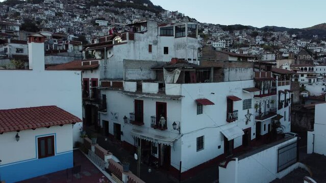 In the historical part of taxco, Flying the drone between the small streets