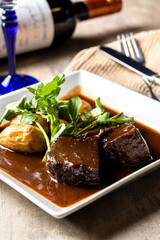 ホホ肉の赤ワイン煮