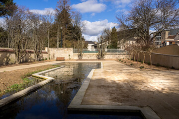 Fototapeta na wymiar Pond of the Cordeliers garden, Châteauroux