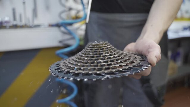 Crop technician drying front gears with air