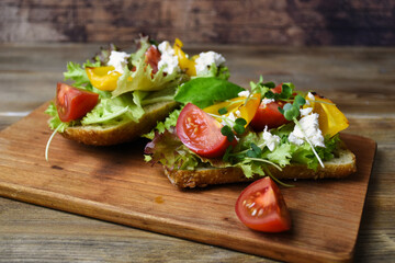 Sandwiches with feta and tomatoes