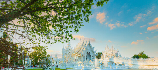 Obraz premium Wat Rong Khun, Chiang Rai,Famous Thailand temple or grand white church Call Wat Rong Khun,at Chiang Rai province, northern Thailand 