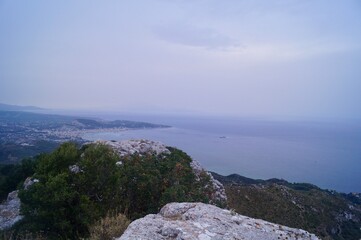 Fototapeta premium sea and mountains