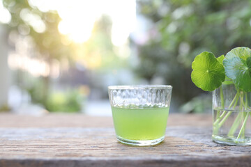 pennywort juice on wooden table