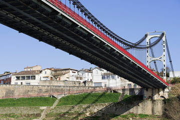 Pont suspendu du Rouergue à La Réole en Gironde, France