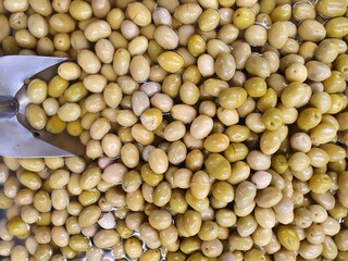 Green organic olive varieties in the market