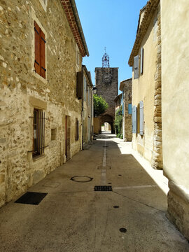 Richerenches
This Provencal village, located near Valr&eacute;as in the Enclave of the Popes, is known as "the capital of the truffle".
