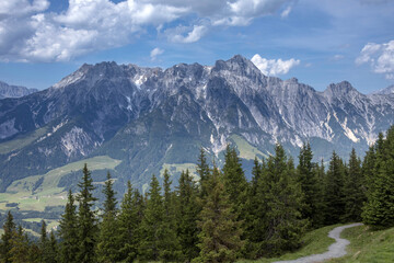 Fototapeta na wymiar Die wunderbare Welt der Österreichischen Alpen