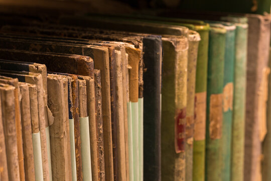 Dossiers d"archives anciens