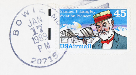 briefmarke stamp usa amerika america flugzeug plane vintage retro alt old 1989 samuel P langley aviation pioneer 45 bowie md papier paper - obrazy, fototapety, plakaty