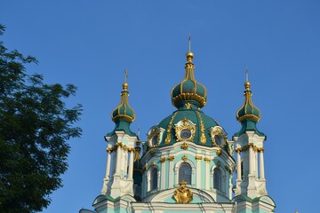 Fototapeta na wymiar a very beautiful church in Kyiv ukrainian capital