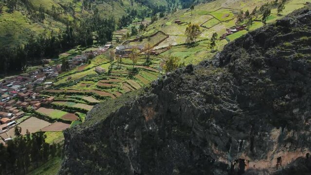 hermosos paisaje con una cruz peruano Palcamayo tarma junin Peru 