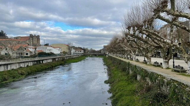 R&iacute;o Sar a su paso por Padr&oacute;n, Galicia