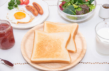 手作りのおしゃれな朝ごはんセット