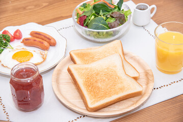 手作りのおしゃれな朝ごはんセット