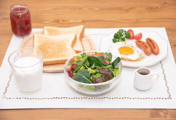 大盛りサラダのモーニングセット