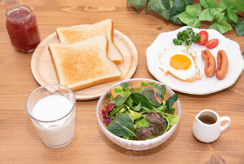 手作りのおしゃれな朝ごはんセット