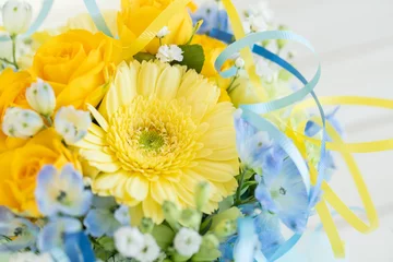 Keuken spatwand met foto 黄色いガーベラと薔薇の花束　父の日のプレゼント © shironagasukujira