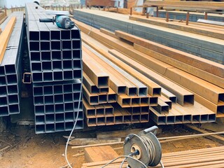 Rectangular metal pipe