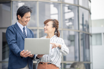 カジュアルビジネスの会社員
