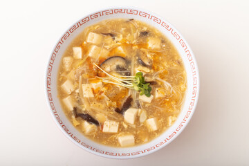 酸辣湯麺　(サンラータン麺・スーラータン麺)