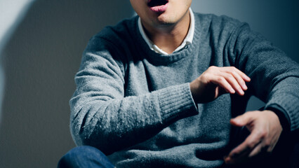 怒る男性　クレーマーイメージ