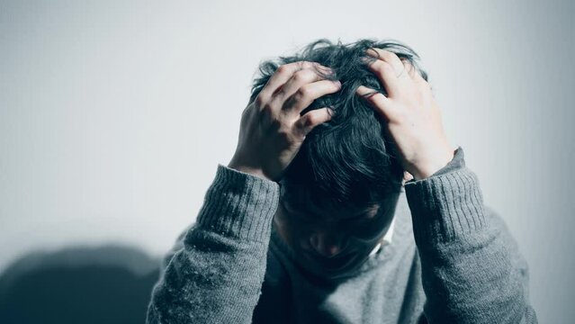 精神障害を患っている男性イメージ