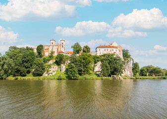 Obraz premium Tyniec, Poland - founded in 1044 few kilometers from Krakow, on the right bank of the Vistula river, the Tyniec Benedictine abbey is one of the most peaceful spots in Lesser Poland