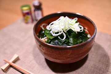 わかめそば〜ひとりでおうちごはん