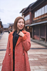 Fototapeta premium 金沢を観光する若い女性