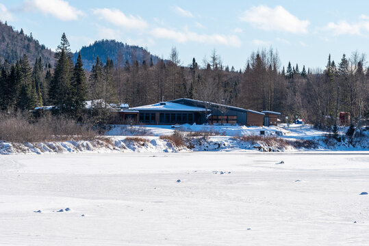 In winter, the valley of the Jacques-Cartier river in the Jacques-Cartier National Park of the SEPAQ (Quebec, Canada)