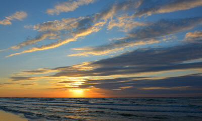 Obraz na płótnie Canvas sunset over the Baltic Sea