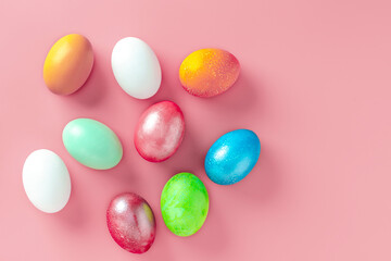 Fototapeta na wymiar pink Easter eggs on pink background, banner