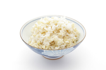 白背景のもち麦ご飯