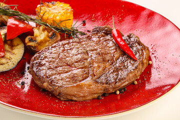 Delicous steak ribeye wtith vegetables